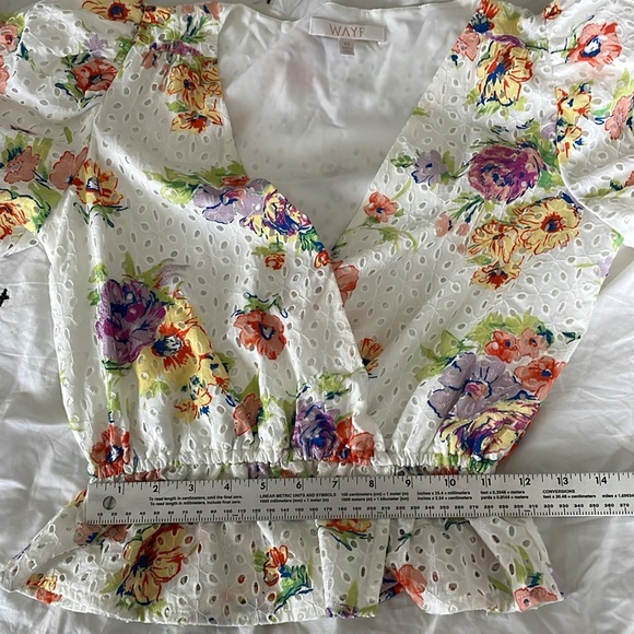 WAYF Bianca Puff Sleeve Floral V-neck Top Shirt ASO Black-ish size XS - Picture 13 of 13